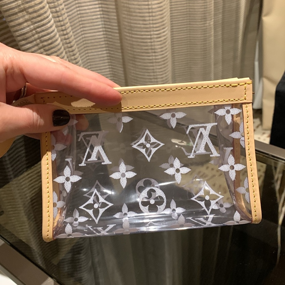 Absolutely stunning rare clear cosmetic Louis Vuitton case with LV logo,limited - Picture 10 of 17